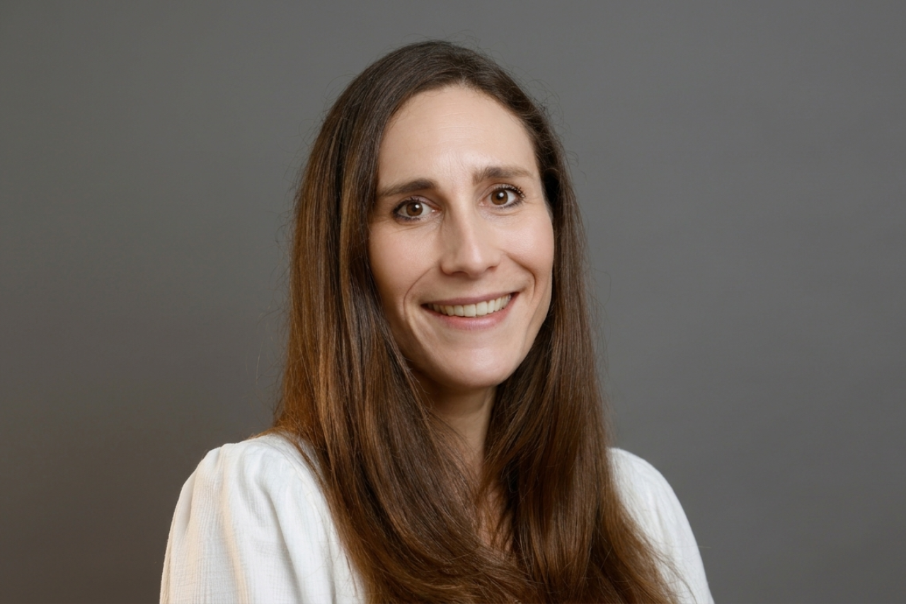 Dr Jenny Battell